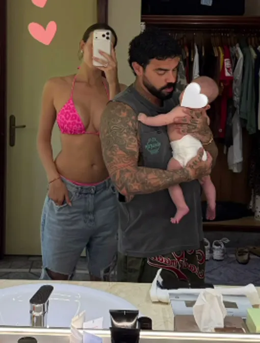 Валентина Иванова и Тимати с дочерью на курорте Валентина Иванова и Тимати с дочерью на курорте