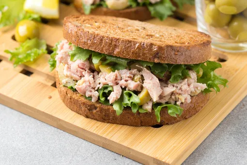 салат из тунца консервированного салат из тунца консервированного