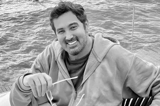 Умер во время концерта 52-летний певец Метин Аролат, которого называли «вторым Тарканом» Умер во время концерта 52-летний певец Метин Аролат, которого называли «вторым Тарканом»