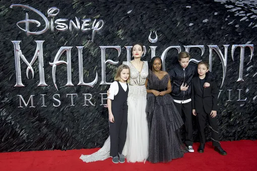 Звезда проводит с детьми все свободное время