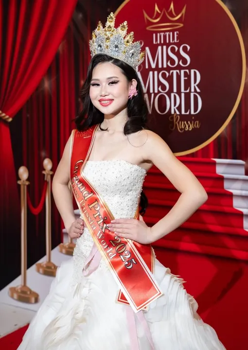 Дарису Чойдонова одержала победу в возрастной группе «Teen» (9-12 лет) Дарису Чойдонова одержала победу в возрастной группе «Teen» (9-12 лет)