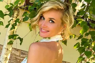 «Какой секс, жаркая малышка!»: Полина Гагарина публично разделась до бикини