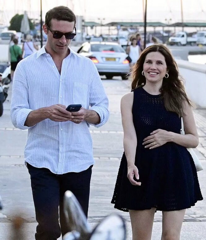 Ava koxxx фотосы Мен тіпті жыныстық қатынас кезінде де ысылдаймын.