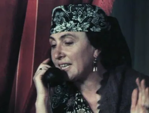 Валерия Хугаева в фильме «Загадка кубачинского браслета». Валерия Хугаева в фильме «Загадка кубачинского браслета».