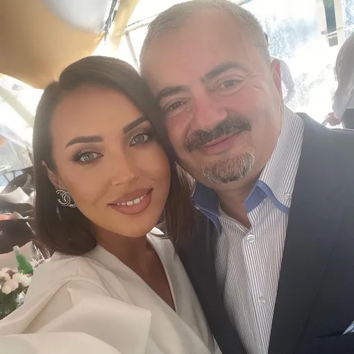 Алсу поделилась своими воспоминаниями о работе с продюсером