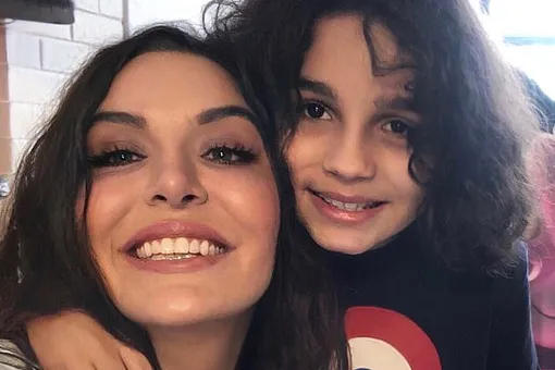 «Мой сын покончил с собой»: актриса Клер МакКанн заявила, что 13-летний мальчик страдал от ужасных издевательств «Мой сын покончил с собой»: актриса Клер МакКанн заявила, что 13-летний мальчик страдал от ужасных издевательств