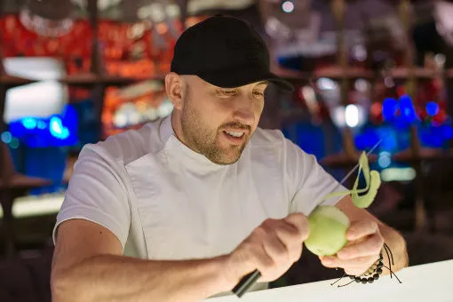 Николай Бакунов в новом ресторанном проекте Антона Винера «Урюк» Николай Бакунов в новом ресторанном проекте Антона Винера «Урюк»