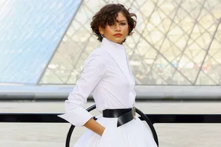 Клубничное молоко: Зендея показала самый нежный и универсальный маникюр на весну-2026 Клубничное молоко: Зендея показала самый нежный и универсальный маникюр на весну-2026