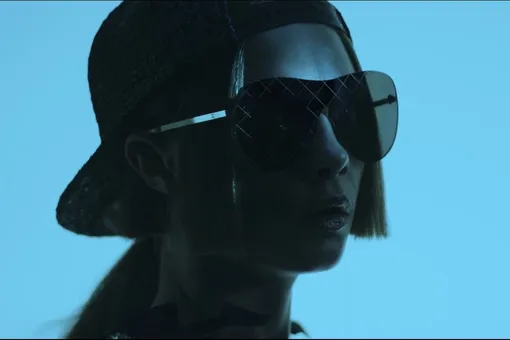 Кара Делевинь стала лицом новой коллекции солнцезащитных очков Chanel Кара Делевинь стала лицом новой коллекции солнцезащитных очков Chanel