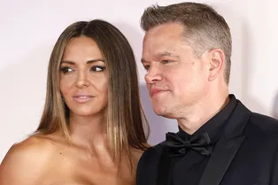 Жена в полупрозрачном платье: Мэтт Дэймон и Лучана Барросо совершили редкий выход в свет