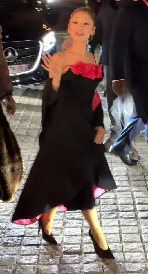 Ариана Гранде в Париже