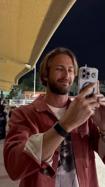 Нажми и смотри