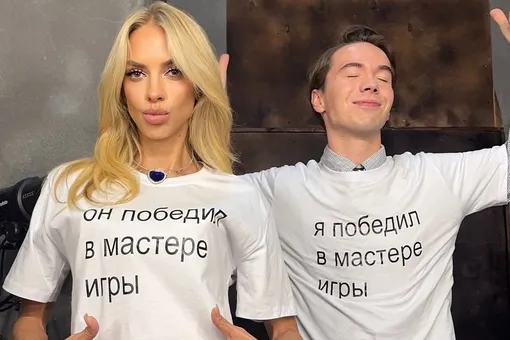 Денис Власенко вынудил соперников по шоу «Мастер игры» надеть футболку об их поражении Денис Власенко вынудил соперников по шоу «Мастер игры» надеть футболку об их поражении