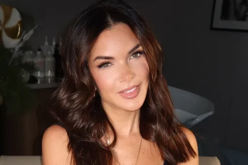 Катя Жужа объяснила, почему у нее исчезла талия после рождения четвертого ребенка Катя Жужа объяснила, почему у нее исчезла талия после рождения четвертого ребенка