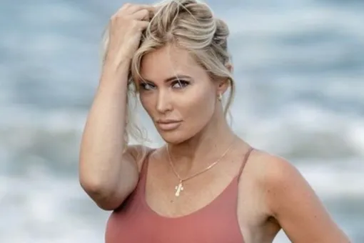 «Мы загораем»: Дана Борисова показала фигуру в купальнике на пляже в Египте «Мы загораем»: Дана Борисова показала фигуру в купальнике на пляже в Египте