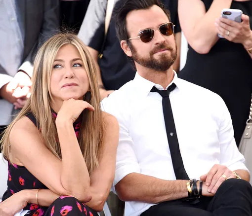 Энистон и Джастин Теру развелись в прошлом году Энистон и Джастин Теру развелись в прошлом году