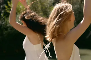 Как хорошо выглядеть на фото и перестать бояться камеры: фешн-фотограф разбивает популярные мифы о съемках Как хорошо выглядеть на фото и перестать бояться камеры: фешн-фотограф разбивает популярные мифы о съемках