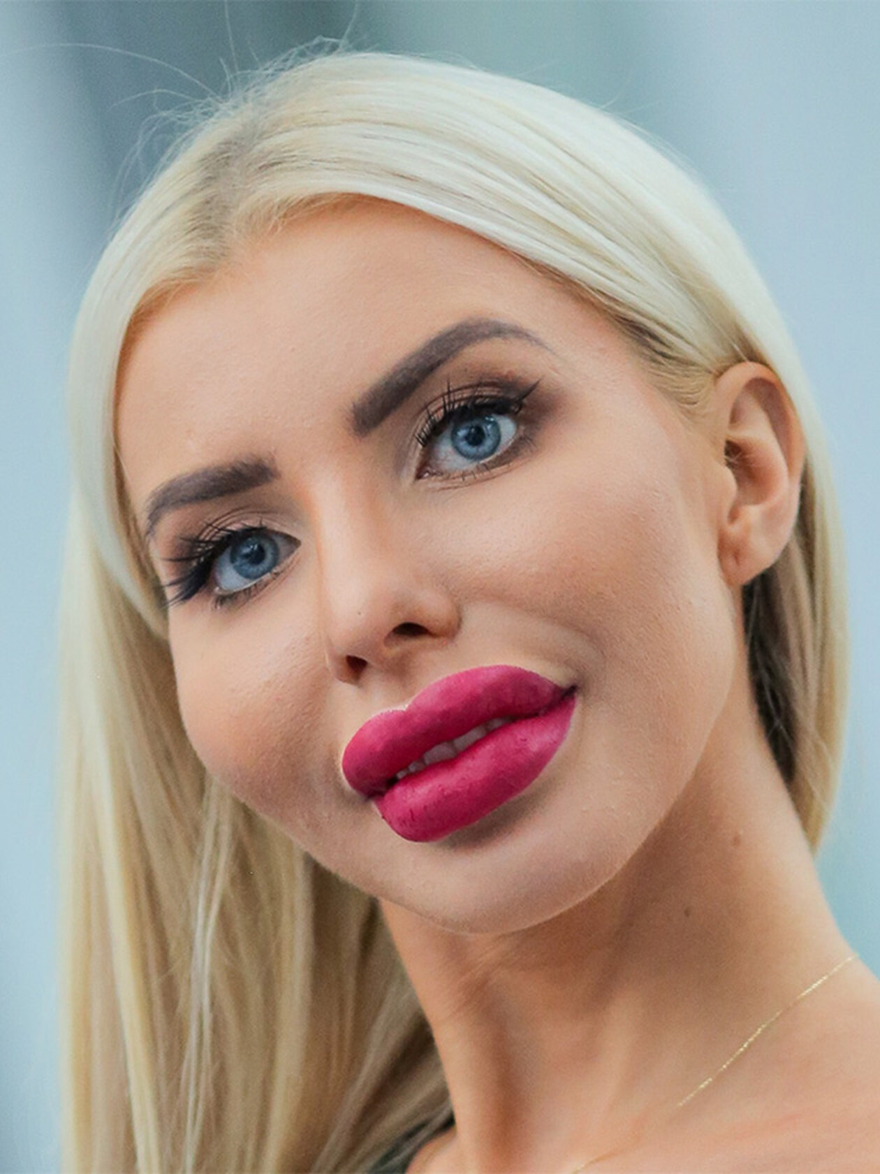 Пэрис хермс. Очень силиконовая девушка. Очень силиконовая девушка. Муклы дягилева. Джейн мукла.