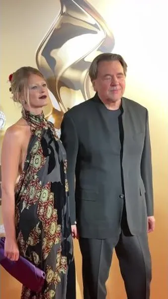 Нажми и смотри