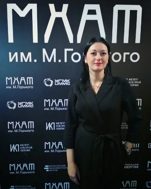 Инна Теплова выступала во МХАТе имени Горького Инна Теплова выступала во МХАТе имени Горького