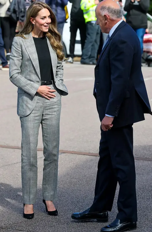 Кейт Миддлтон выбрала брючный костюм Кейт Миддлтон выбрала брючный костюм