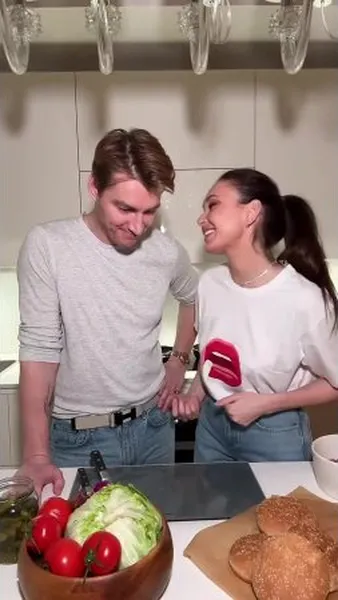 Нажми и смотри