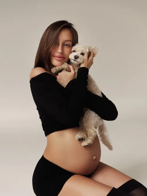 Возлюбленная Тимати с питомцем