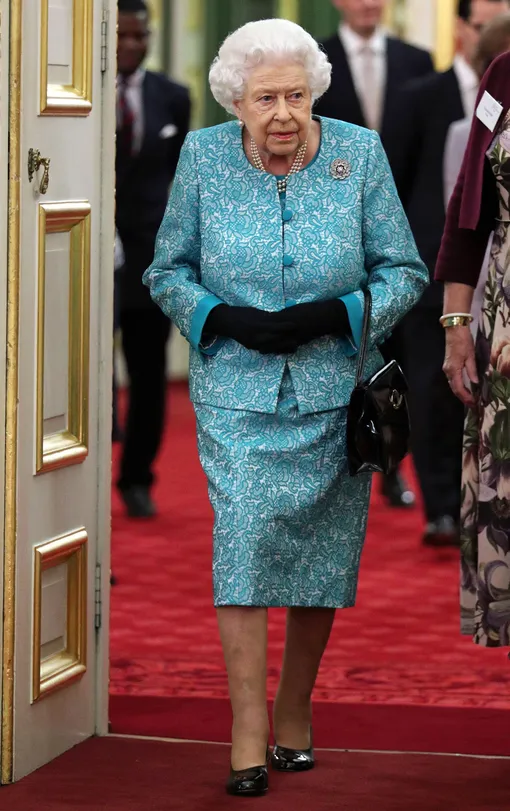 Поклонники королевской семьи восхищаются внешним видом Елизаветы II