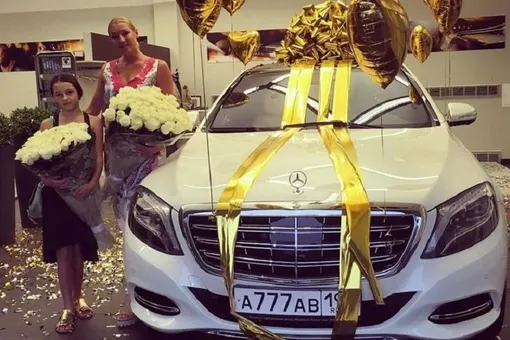 Анастасия Волочкова похвасталась автомобилем со SPA-салоном внутри Анастасия Волочкова похвасталась автомобилем со SPA-салоном внутри