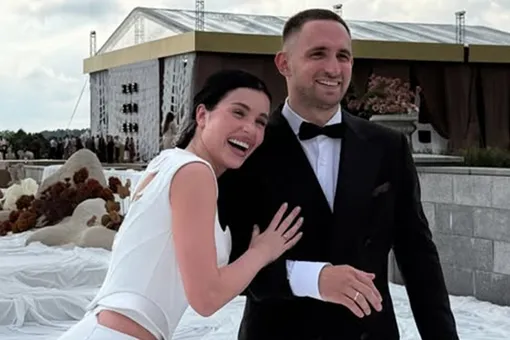 Звезда шоу «Холостяк» Адель Вейгель вышла замуж за Михаила Литвина Звезда шоу «Холостяк» Адель Вейгель вышла замуж за Михаила Литвина