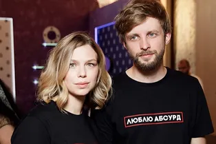 «Похорошела рядом с мужем»: Таисия Вилкова снялась в объятиях режиссера «Похорошела рядом с мужем»: Таисия Вилкова снялась в объятиях режиссера