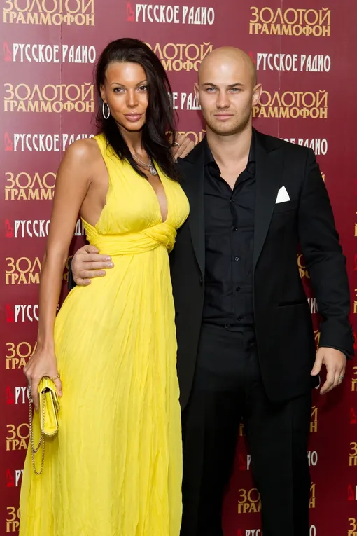 Джиган и Оксана Самойлова познакомились, когда он еще не был известным музыкантом, а ее внешность не была такой гламурной Оксана Самойлова биография