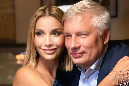 Белое платье, торт и поцелуи: Ольга Орлова показала, как отметила годовщину свадьбы с Валерием Масловым Белое платье, торт и поцелуи: Ольга Орлова показала, как отметила годовщину свадьбы с Валерием Масловым