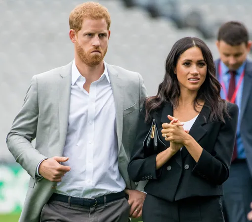 Принц Гарри и Меган Маркл обвиняют таблоиды в незаконном сборе информации Принц Гарри и Меган Маркл обвиняют таблоиды в незаконном сборе информации