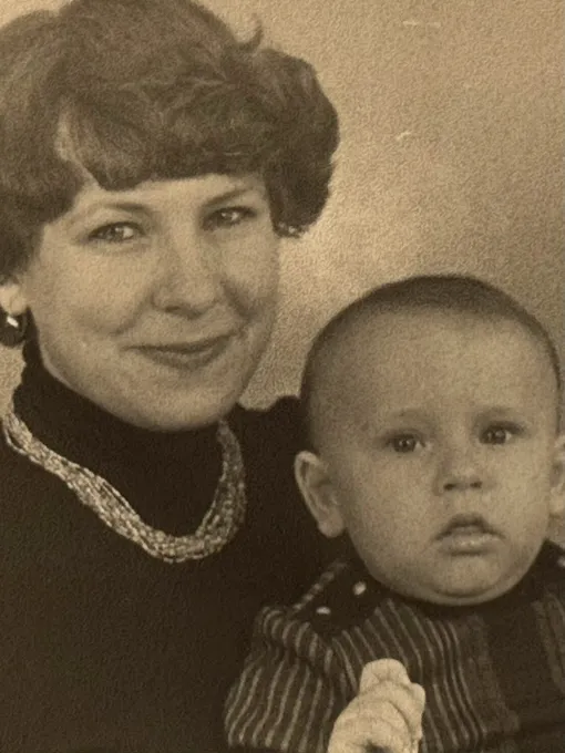 Тимур Батрутдинов в детстве с мамой