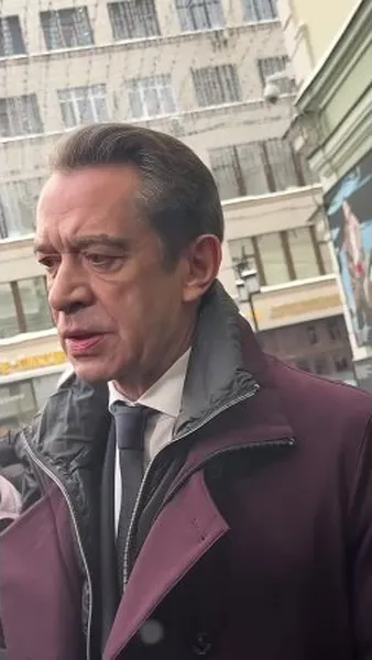 Нажми и смотри