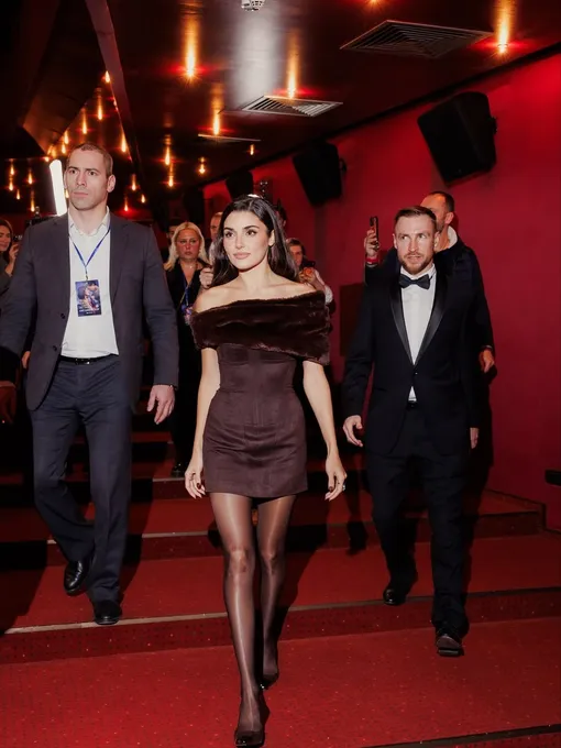 Ханде Эрчел прилетела на премьеру фильма в Москву