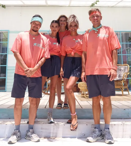 Финалисты шоу «Звезды вджунглях» Финалисты шоу «Звезды вджунглях»