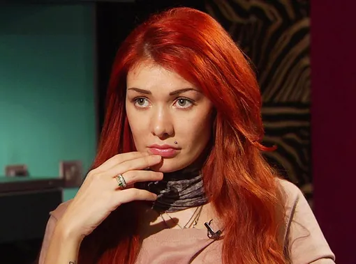 Звезде «Битвы экстрасенсов» Николь Кузнецовой диагностировали болезнь, из-за которой она может совсем потерять голос. болезни звезд