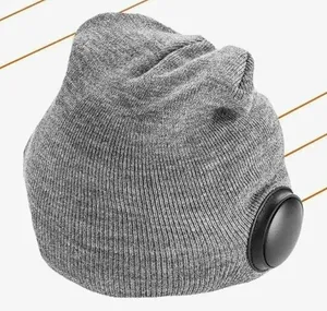 Шапка теплая с встроенными Bluetooth- наушниками