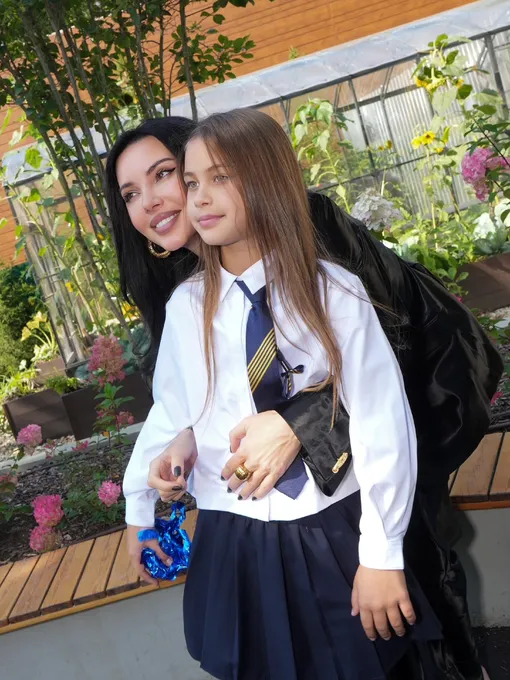 Оксана Самойлова с дочерью Майей Оксана Самойлова с дочерью Майей