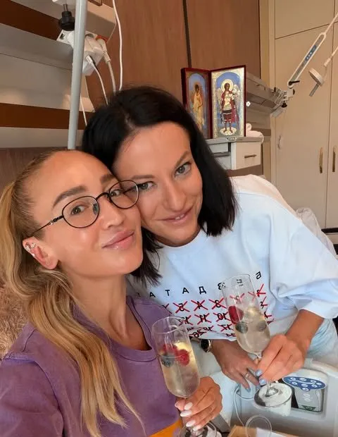 Ольга Бузова и Лика Бланк Ольга Бузова и Лика Бланк
