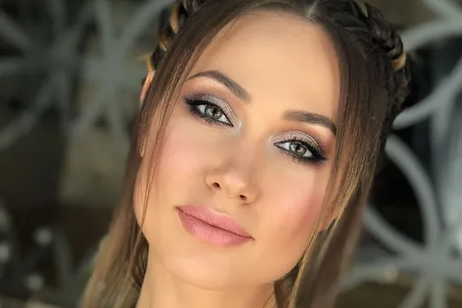 «Супермама не сдается!»: Елена Товстик появилась на премии в откровенном платье без бюстгальтера «Супермама не сдается!»: Елена Товстик появилась на премии в откровенном платье без бюстгальтера