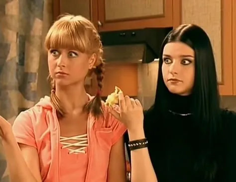 Мирослава Карпович и Анастасия Сиваева во время работы в ситкоме