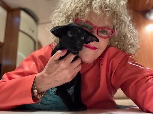 Ирина Розанова с котом Митей