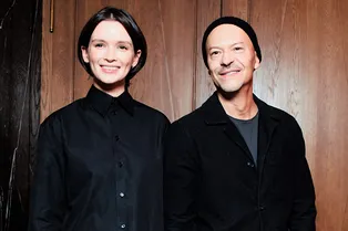 Улыбчивая пара в черном: Паулина Андреева и Федор Бондарчук произвели фурор Улыбчивая пара в черном: Паулина Андреева и Федор Бондарчук произвели фурор