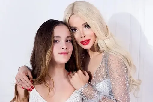 «Меня взяли, чтобы поиграться»: приемная дочь Алены Кравец рассказала, как оказалась в психушке