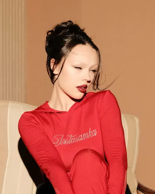 Инстасамка обвинила стилиста в мошенничестве