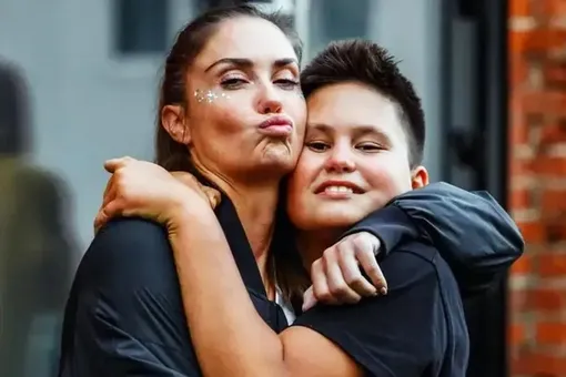 «Все убежали, а я осталась»: Агата Муцениеце устроила праздник для сына в честь его 13-летия «Все убежали, а я осталась»: Агата Муцениеце устроила праздник для сына в честь его 13-летия