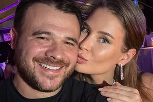 «Я была сонная. Ужас!»: Алена Гаврилова рассказала, почему отпустила Эмина в баню с друзьями «Я была сонная. Ужас!»: Алена Гаврилова рассказала, почему отпустила Эмина в баню с друзьями